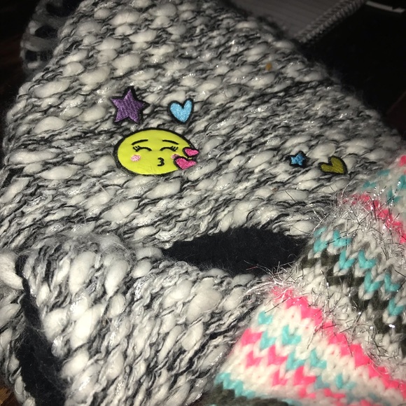 5/25 Two Justice hats NWT letter K and emoji 🙂 - Picture 2 of 8